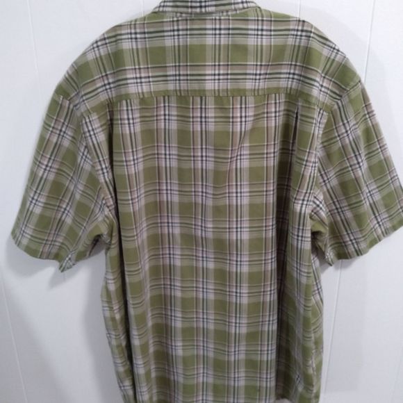 Wolverine Short Sleeve Button Down Shirt. Large - Picture 7 of 7